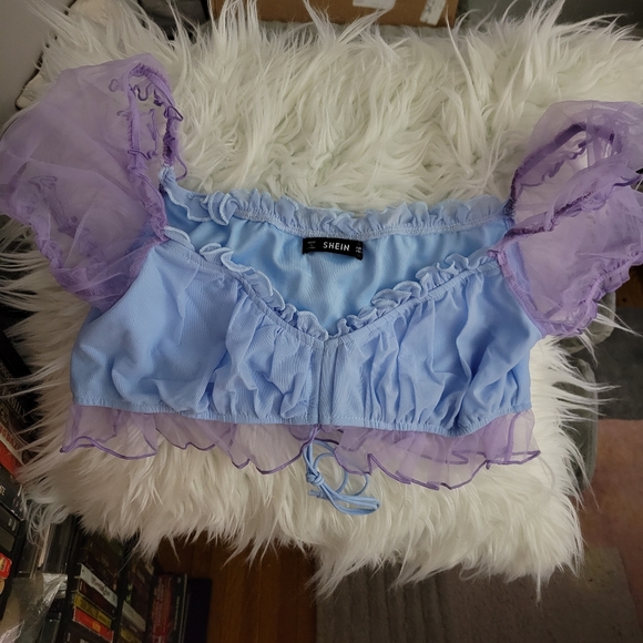 Mesh sleeve crop top - Picture 6 of 13